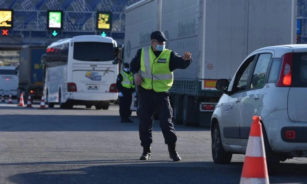 Tα σενάρια που εξετάζει το Μαξίμου: Πως θα βγούμε από την καραντίνα - Τι εισηγούνται για τους πολίτες άνω των 65 ετών